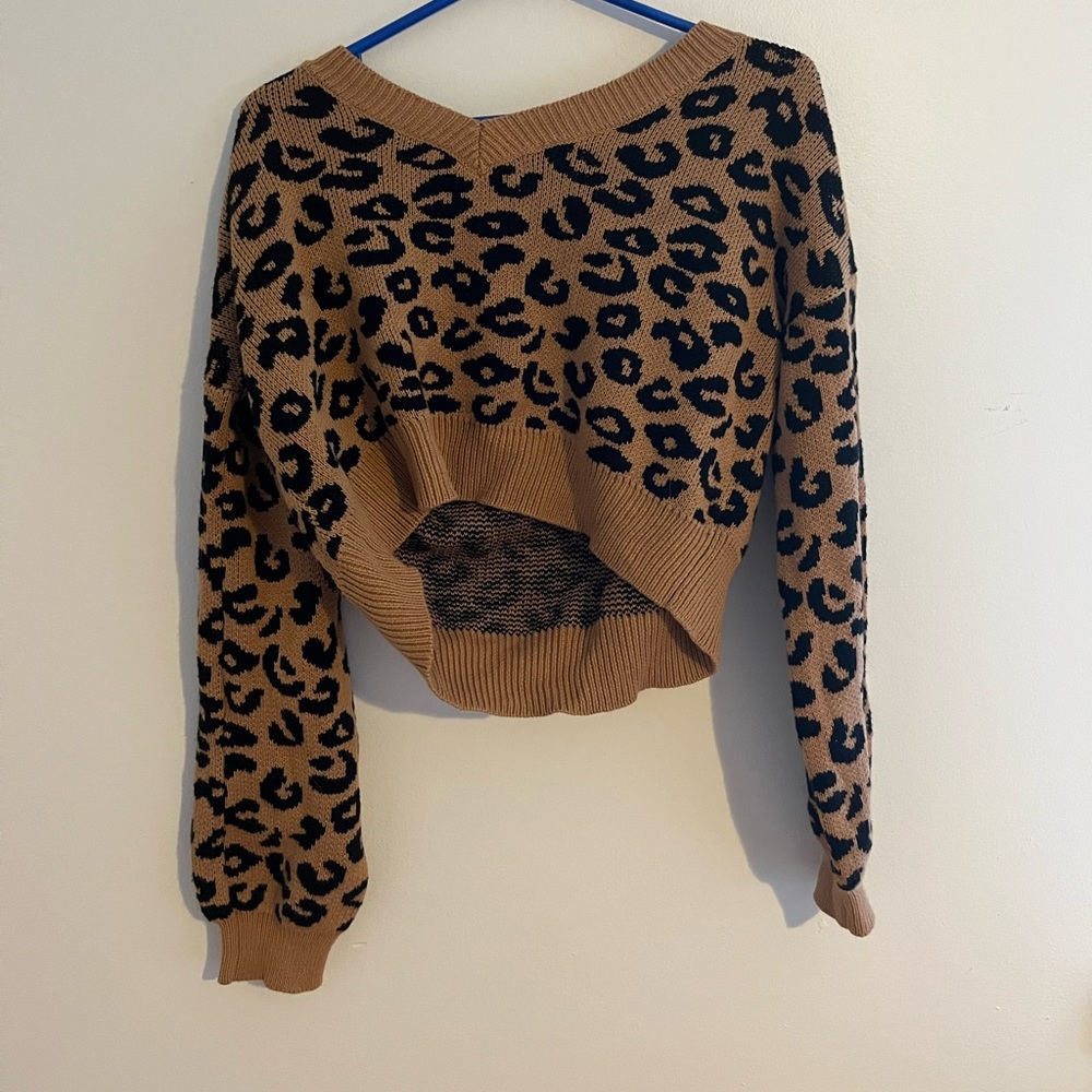 cheetah print cropped sweater!